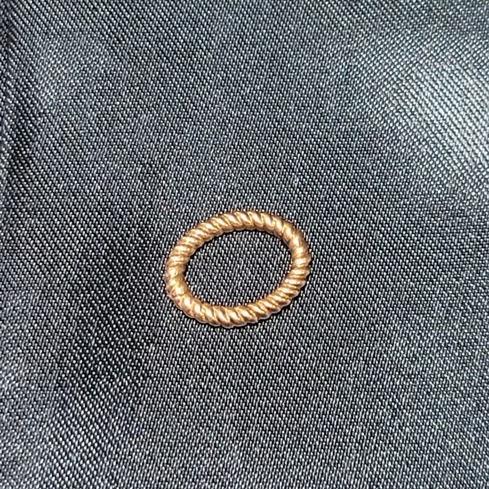 14k ribbed oval connector